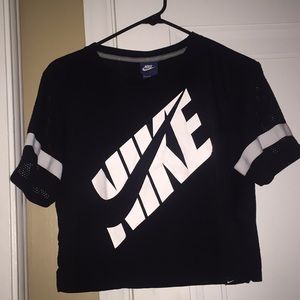 Nike Crop Top
